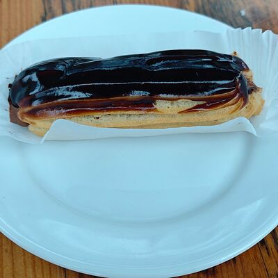 Пирожное Эклер шоколадный в АРЦАХ по цене 279 ₽