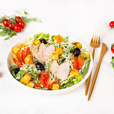 Салат Цезарь с курицей оригинальный в У Палыча. С пылу, с жару! по цене 481 ₽