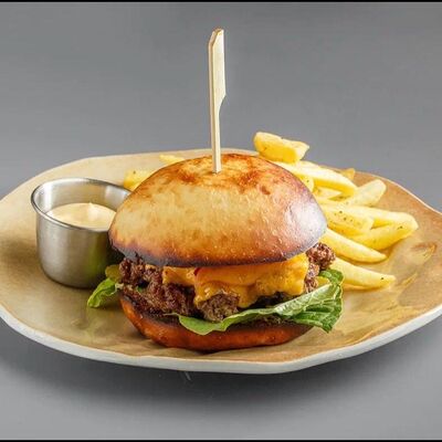 Hug бургер в Hug по цене 690 ₽