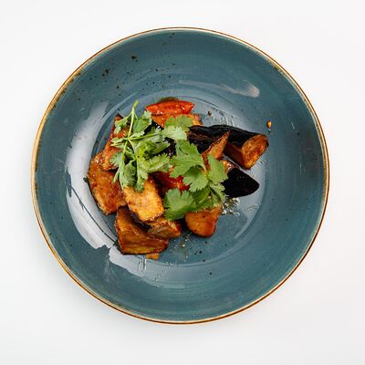 Баклажаны по-азиатски в White Fox Cafe по цене 715 ₽