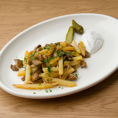 Жареная картошка с шампиньонами и сметаной в Salt по цене 550 ₽