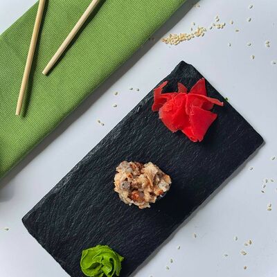 Гункан с угрем (Острый) в Панда Бистро по цене 195 ₽