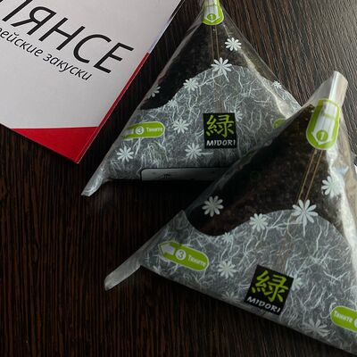 Онигири с крабовыми палочками в Пянсе по цене 199 ₽