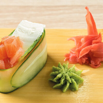 Каппа суши Копченый лосось и сыр в Суши Рай по цене 150 ₽