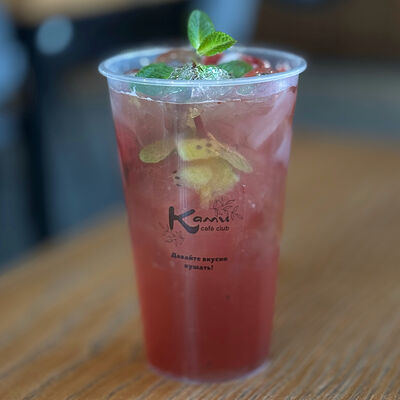 Лимонад Киви-клубника в Ками cafe club по цене 370 ₽