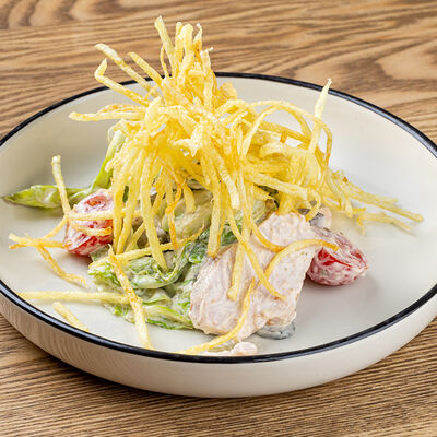 Салат с грудкой индейки в Лисичкино Чехова по цене 395 ₽