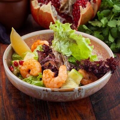 Салат с креветками в Чача по цене 680 ₽