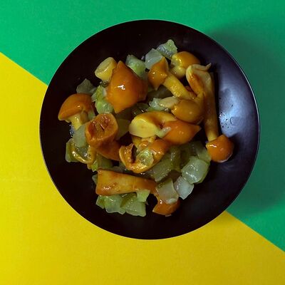 Наполнитель с опятами и огурцами в Картошка по цене 165 ₽