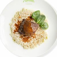 Щечки говяжьи с перловкой или картофельным пюре в Медовик