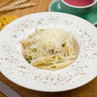 Пенне с песто и цыпленком в Debaton по цене 444