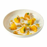 Манго-пудинг с меренгой в Тануки