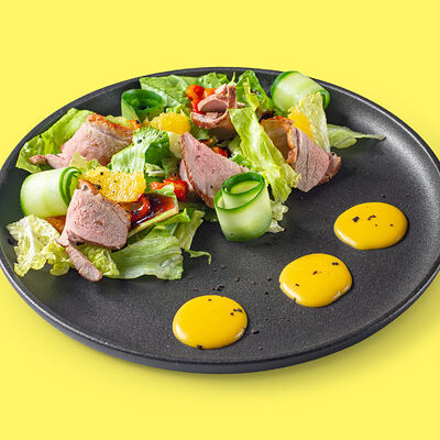Салат с уткой и тыквенным соусом в Густо & Пряно по цене 578 ₽