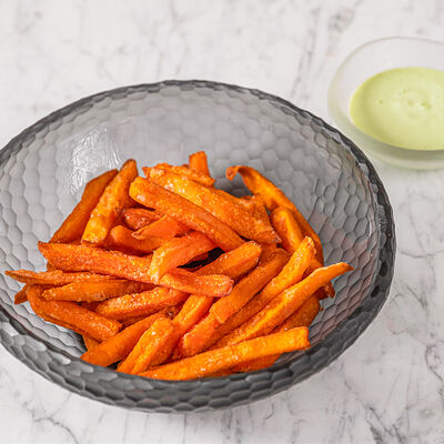 Батат фри с соусом васаби в Dragon по цене 540 ₽