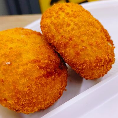 Две котлеты с маслом и зеленью по-киевски в Чебурекми по цене 419 ₽