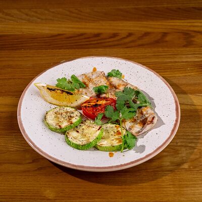 Кальмар на углях в Хосперкафе бульвар по цене 990 ₽