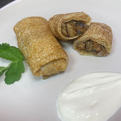 Блины с курицей и грибами в Саперави по цене 70 ₽