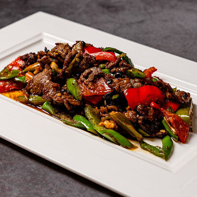 Обжаренная говядина с перцем и черными бобами в Soluxe Club по цене 4500 ₽