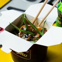 Wok Soba в японском соусе в Garage Bistro