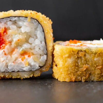 Темпура ролл 4 cыра в Tokio35 по цене 440 ₽