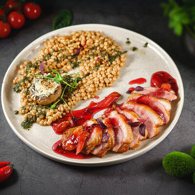 Утка с Портобелло в Inyan по цене 988 ₽