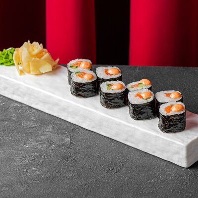 Маки с лососем и огурцом в OPERALounge Новый центр по цене 610 ₽