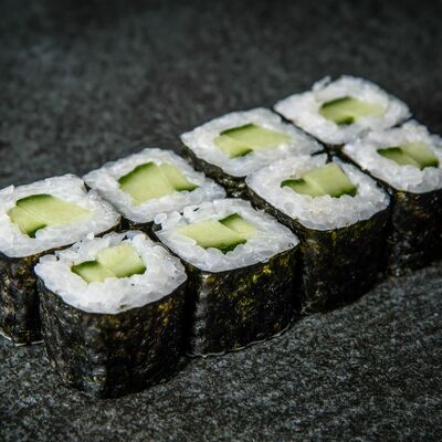 Ролл с огурцом в Life Rolls по цене 70