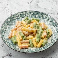 Макарошки цветные с сыром в Italy