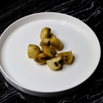 Грибы шампиньоны в Luna по цене 170 ₽