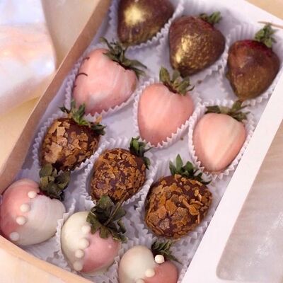 Клубника в шоколаде 12 ягод подарочный набор в Sweetness по цене 1490