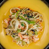 Лапша рисовая с морепродуктами в Китайка