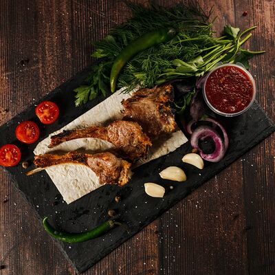 Каре из баранины в Шафран мясо&хаус по цене 850 ₽