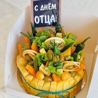 Бенто из сыров на день отцав Дарите красиво по цене 4401 ₽