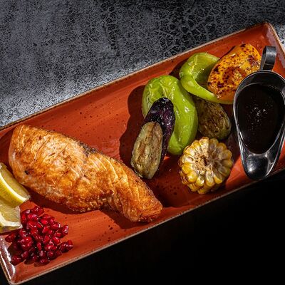 Семга с овощами на гриле в Дюшес по цене 820