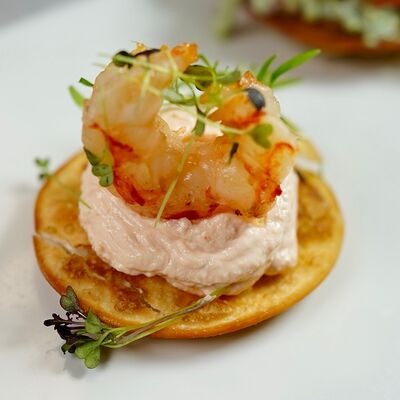 Креветка, соус сливочный Ромеско в Gaudi по цене 420 ₽