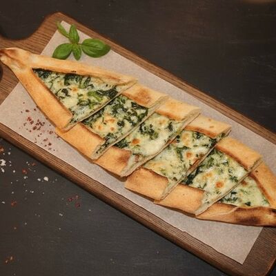 Пиде с сыром и шпинатом в Lokanta Cafe по цене 450 ₽