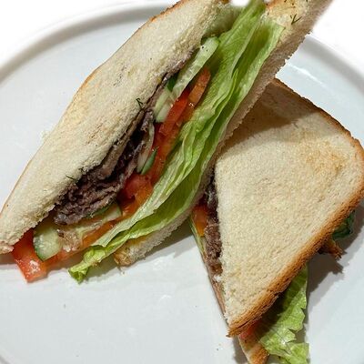 Сандвич с говядинойв Дом по цене 700 ₽