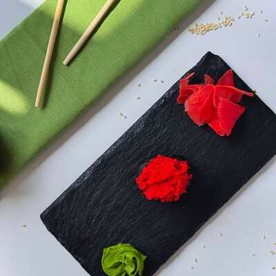 Гункан с икрой тобико. (Острый) в Панда Бистро по цене 146 ₽