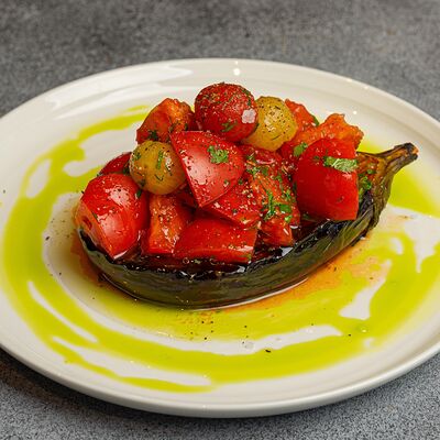 Баклажан и сезонные томаты в 321 Club by Novikov по цене 810