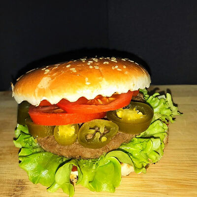 Бургер острый в HotDogger на Белорусской по цене 345 ₽