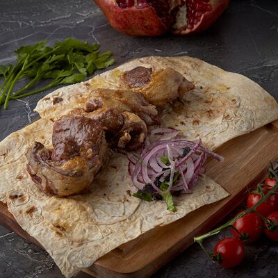 Шашлык из бараньих яблочек в Горячий мангал по цене 675 ₽