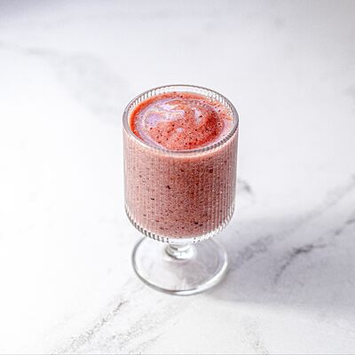 Ягодный смузи в Stories по цене 375 ₽