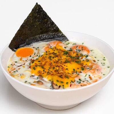 Сырный рамен с креветками в Kuji Sushi по цене 870 ₽