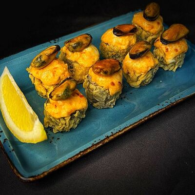 Маки жарено-запеченные с мидиями в В теме вкуса по цене 520 ₽