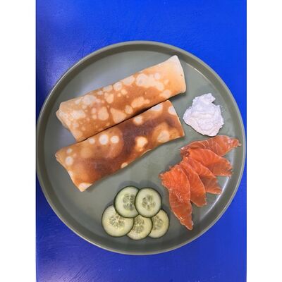 Блинчики с семгой в Ave Coffee по цене 410 ₽