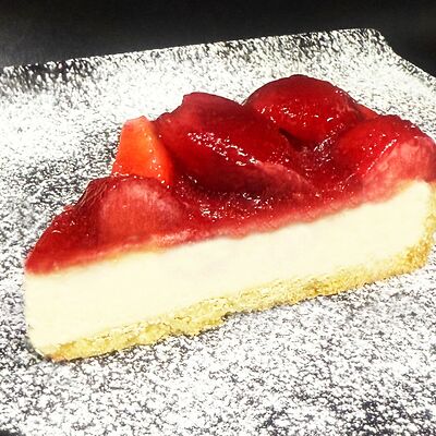 Чизкейк New-York клубника в Роллс Ройс Суши по цене 470 ₽