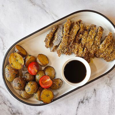 Свинина тонкацу с картофелем беби в Птичка по цене 600 ₽