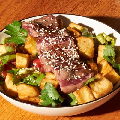 Теплый салат с мраморной говядиной в Rossa presnya по цене 1080 ₽