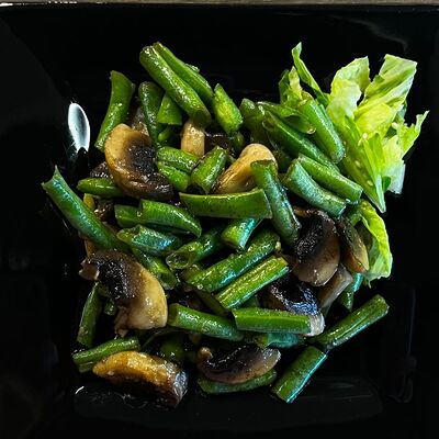 Фасоль стручковая с шампиньонамив Карасёвня по цене 250 ₽