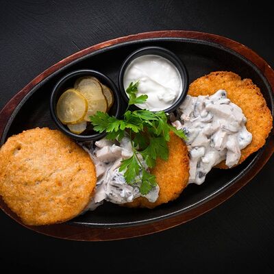 Драники с курицей и грибами в Lidbeer Bar Светлы по цене 23 р.