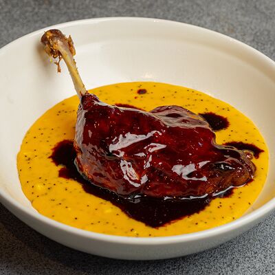 Утка конфи - ризотто кукуруза - мак в 321 Club by Novikov по цене 1470